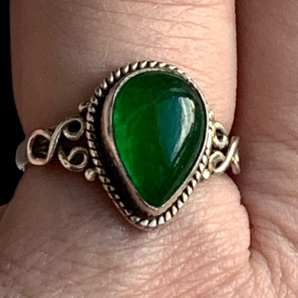Emerald Green Quartz Gemstone Sterling Silver Woman’s Ring Jewelry Birthstone - Picture 5 of 9
